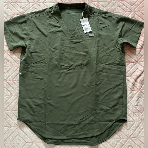 FIGS- Halle V-Neck Tunic Scrub Top in moss - Picture 2 of 7